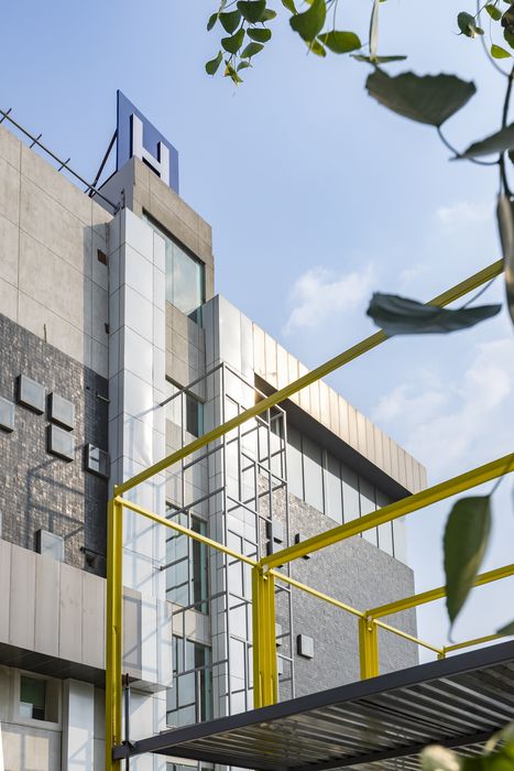 Architectural photograph by Capturekraft — vertical frame 04
